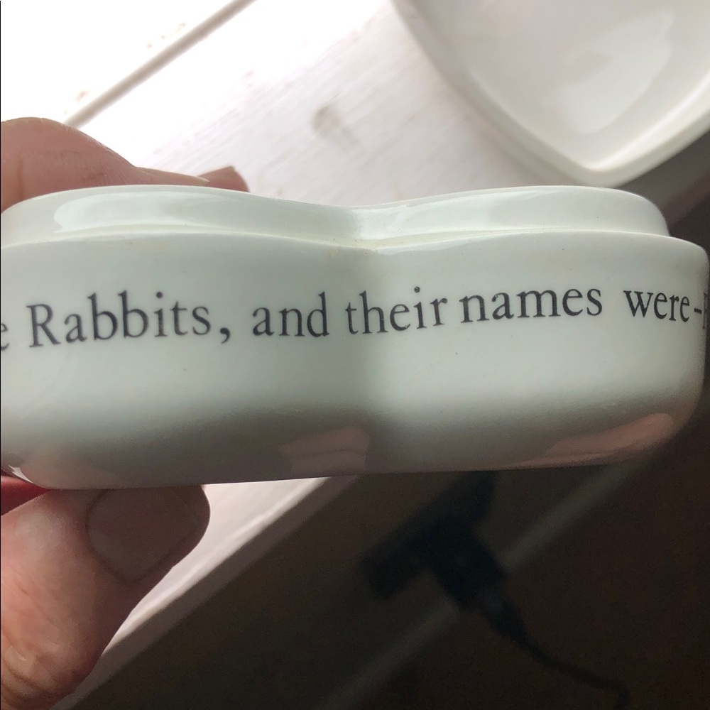Wedgewood porcelain bunny box - Picture 6 of 9